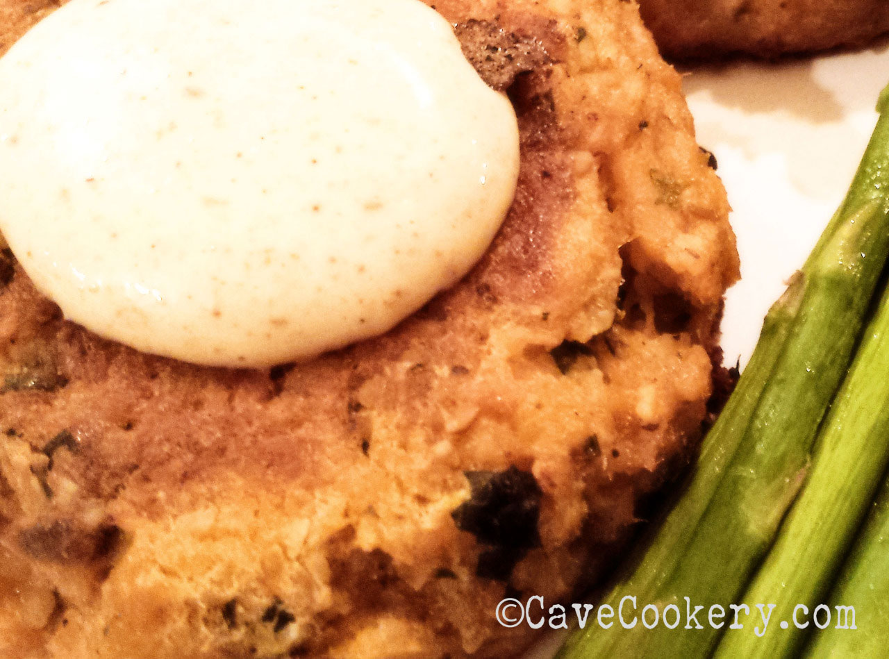 Cave Cookery – Whole 30 Salmon Cakes