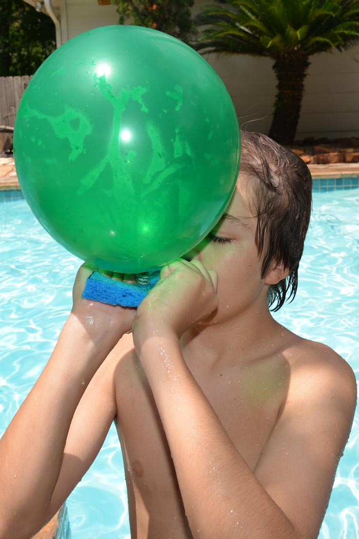 Balloon powered cheap sponge boat