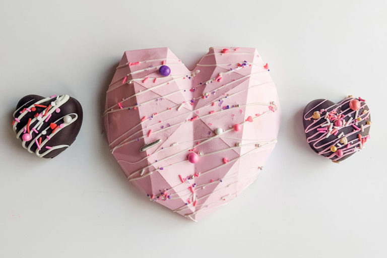 Celebrate Valentine’s Day with Heartbreak Pinata Cakes
