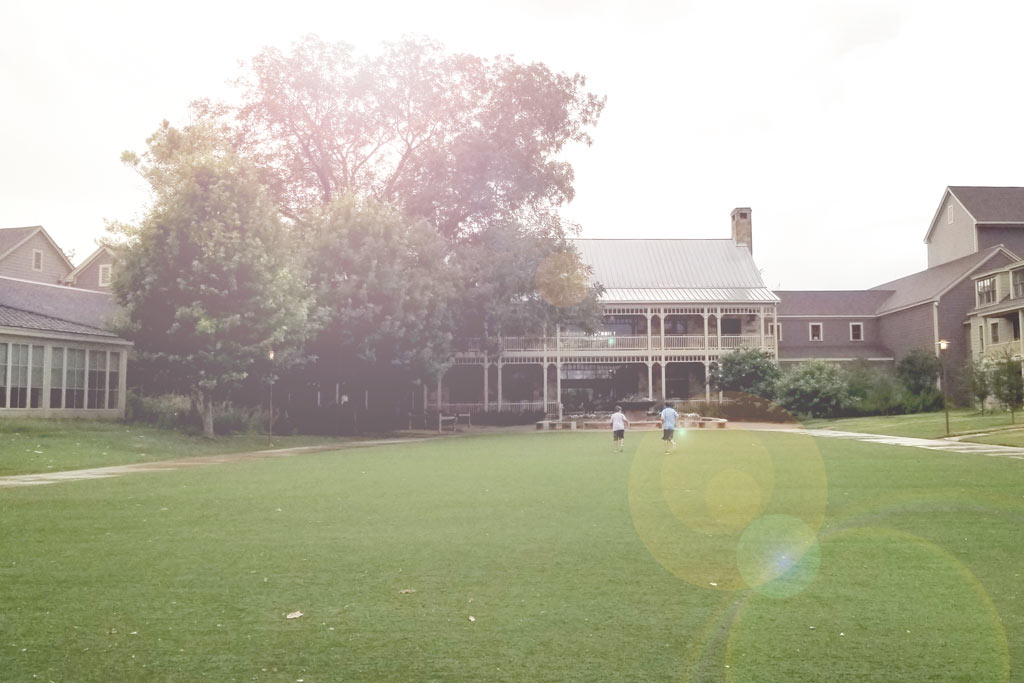 Ultimate Texas Hill Country Roadtrip with Kids | The back lawn at the Hyatt Regency Lost Pines Resort

#hippo #hillcountry #texas #roadtrip