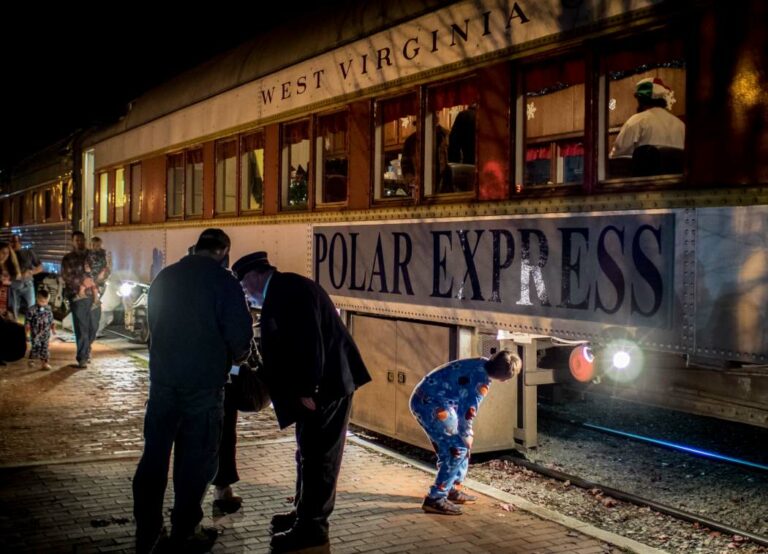15 | Family Movie Night: The Polar Express at at Levy Park (River Oaks)